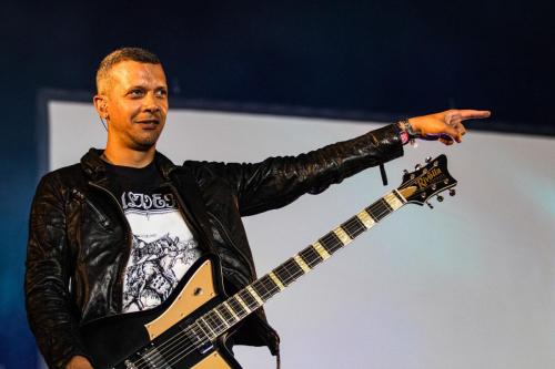 Regarde Les Hommes Tomber vs Hangman's Chair - Hellfest